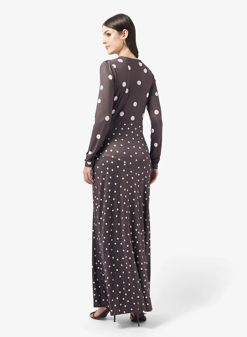 بريتي لافيش فستان ماكسي جيرسي مخطط غير متماثل من ديلايلا